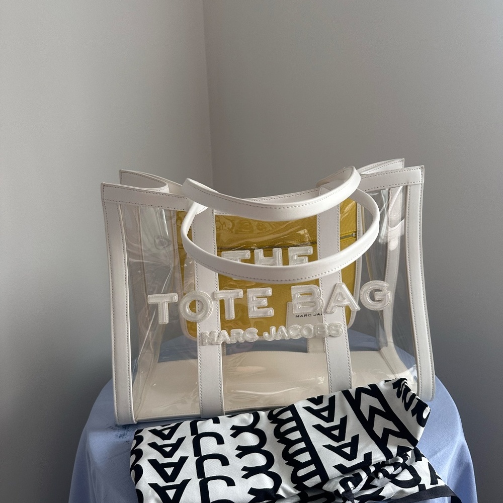 LIKE NEW Marc Jacobs The Clear Large Tote bag - Picture 9 of 11